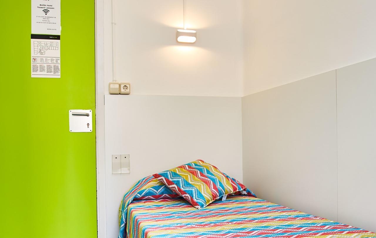 Central And Basic Universitat For Young Hostel Barcelona Exterior foto